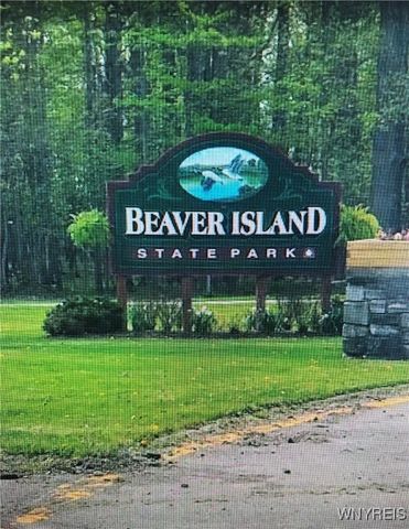 1552 Cox Road, Grand Island, NY 14072