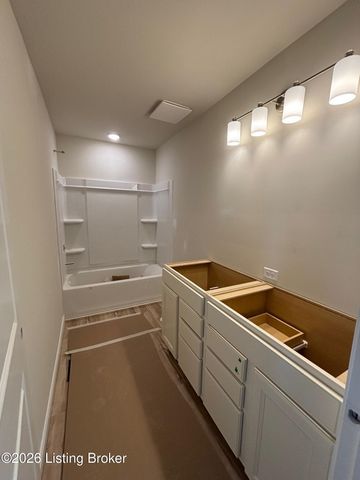 256 Ardmore Crossing Dr, Shelbyville, KY 40065