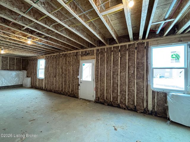 256 Ardmore Crossing Dr, Shelbyville, KY 40065