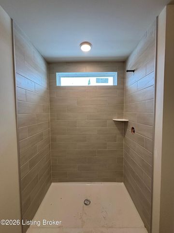 256 Ardmore Crossing Dr, Shelbyville, KY 40065