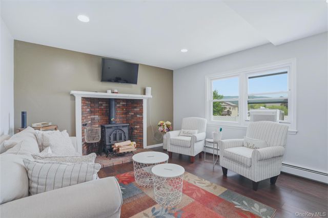 37 Guernsey Drive, New Windsor, NY 12553