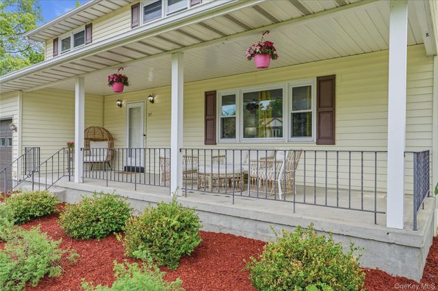 37 Guernsey Drive, New Windsor, NY 12553