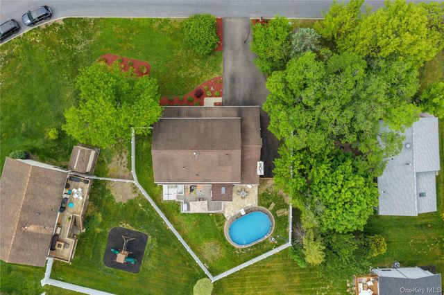 37 Guernsey Drive, New Windsor, NY 12553