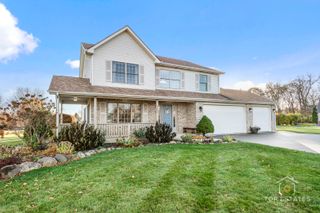 2303 Fox Bluff Lane, Spring Grove, IL 60081