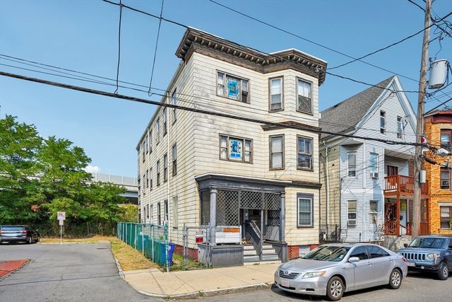 230 Chestnut St, Chelsea, MA 02150