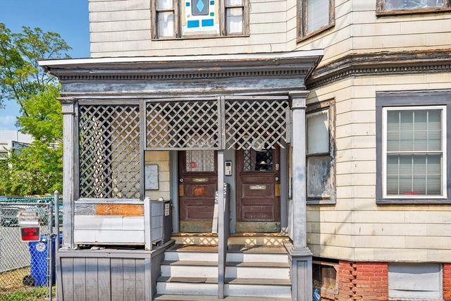 230 Chestnut St, Chelsea, MA 02150