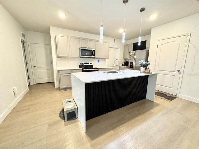 1388 BERRY LN, Davenport, FL 33837