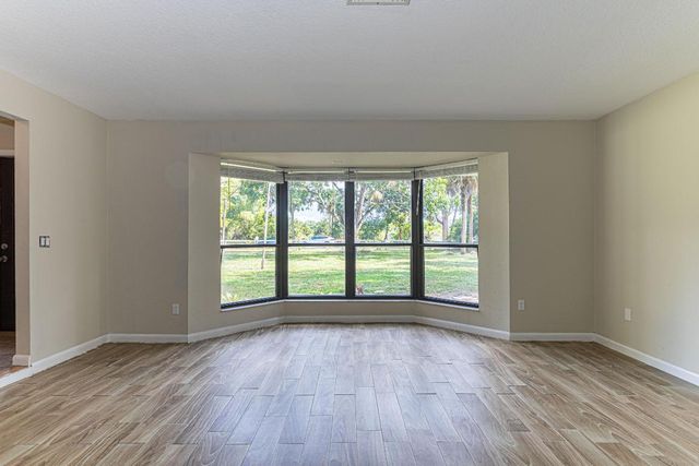 169 Armadillo Way, West Palm Beach, FL 33411