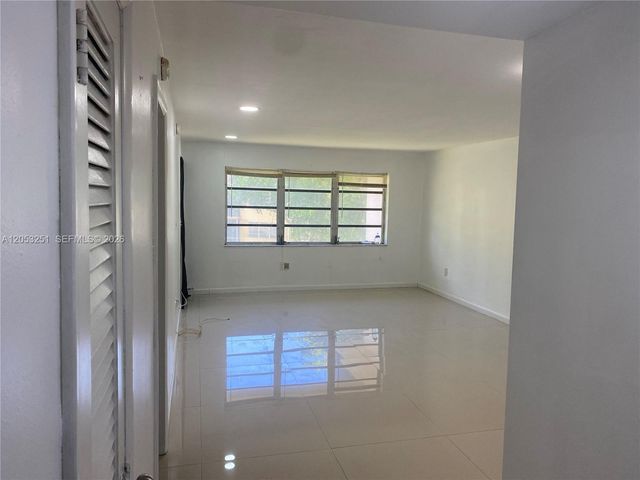 1550 NE 191st Street 309, Miami, FL 33179