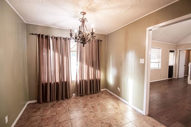 2806 Round Tower, Port Neches, TX 77651