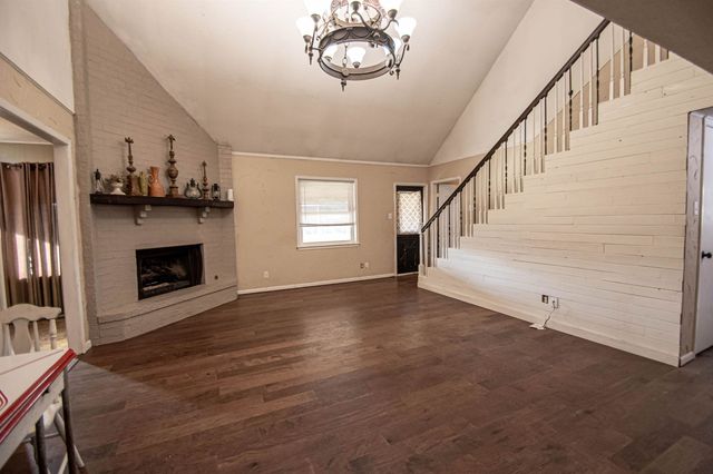 2806 Round Tower, Port Neches, TX 77651