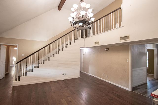 2806 Round Tower, Port Neches, TX 77651