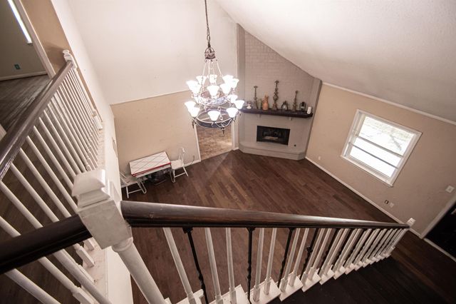 2806 Round Tower, Port Neches, TX 77651