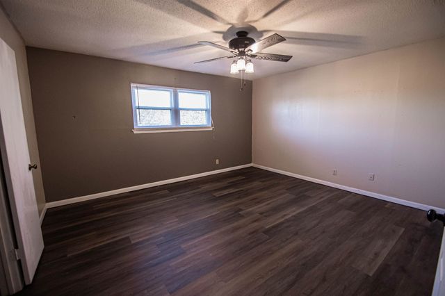 2806 Round Tower, Port Neches, TX 77651