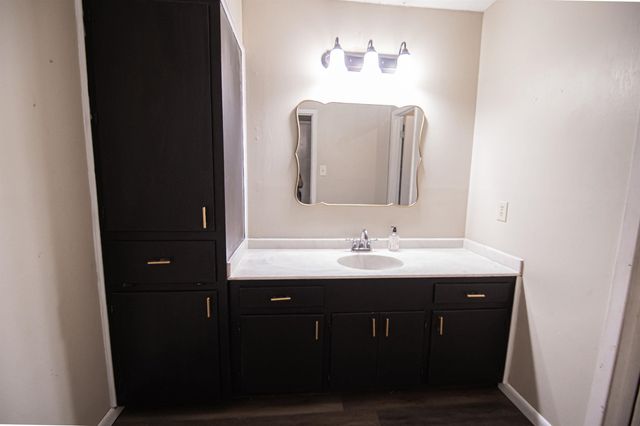 2806 Round Tower, Port Neches, TX 77651