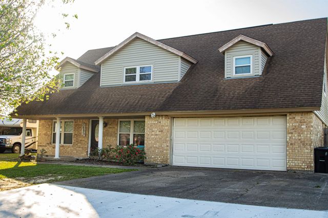 2806 Round Tower, Port Neches, TX 77651