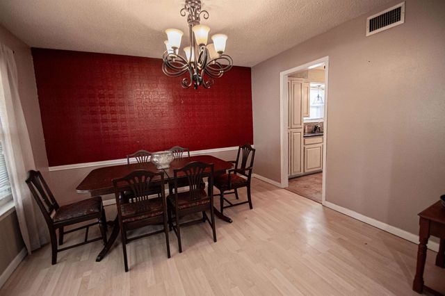 2806 Round Tower, Port Neches, TX 77651