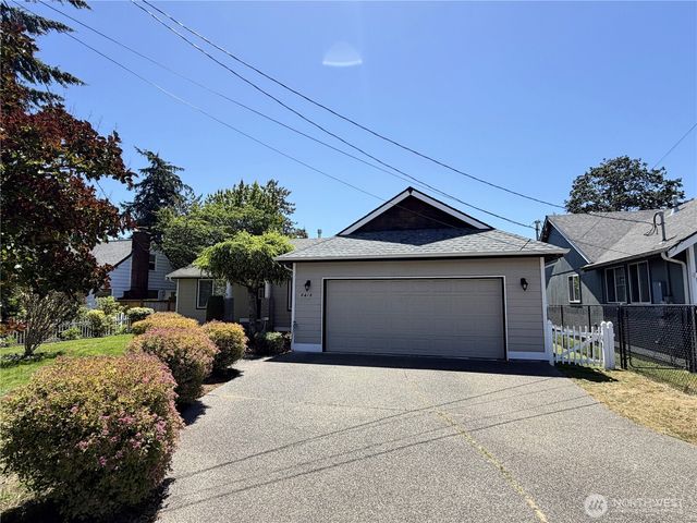 8428 Veterans Drive SW, Lakewood, WA 98498