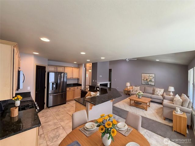 8428 Veterans Drive SW, Lakewood, WA 98498