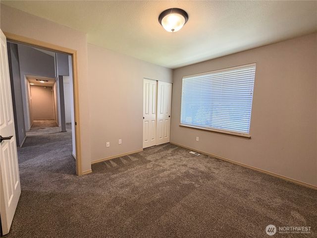 8428 Veterans Drive SW, Lakewood, WA 98498