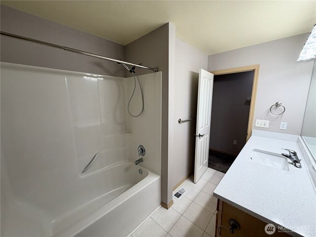 8428 Veterans Drive SW, Lakewood, WA 98498