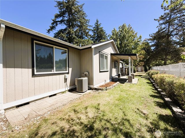 8428 Veterans Drive SW, Lakewood, WA 98498