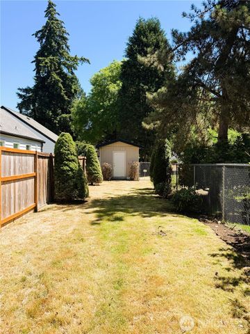 8428 Veterans Drive SW, Lakewood, WA 98498