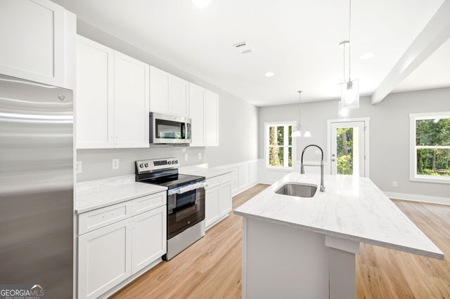 318 Stonington Drive, Mount Airy, GA 30563