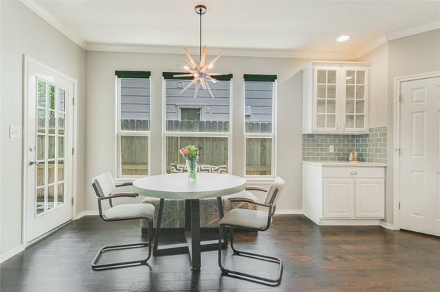 2817 Kinney Oaks CT, Austin, TX 78704