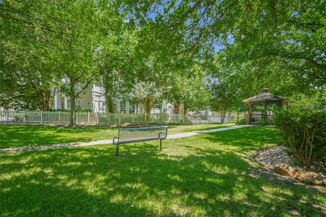 2817 Kinney Oaks CT, Austin, TX 78704