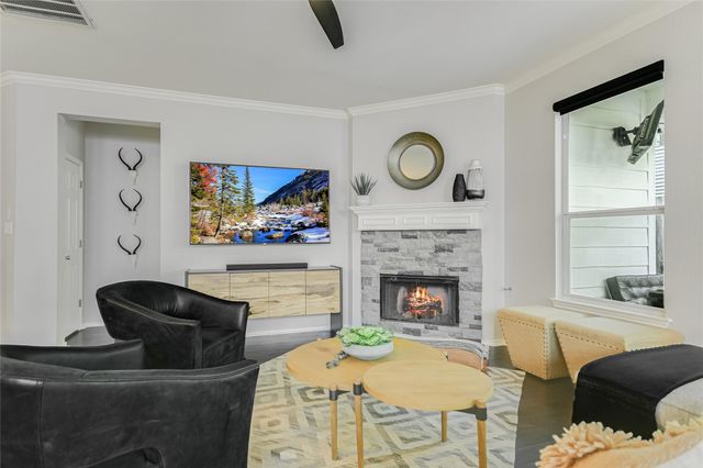 2817 Kinney Oaks CT, Austin, TX 78704