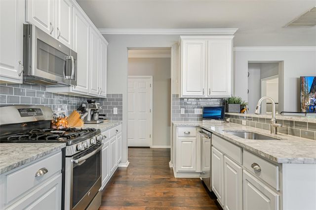 2817 Kinney Oaks CT, Austin, TX 78704