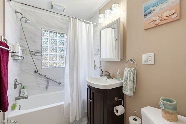 2005 Lindbergh Avenue, Cuyahoga Falls, OH 44223