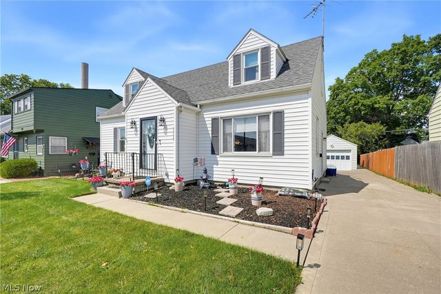 2005 Lindbergh Avenue, Cuyahoga Falls, OH 44223
