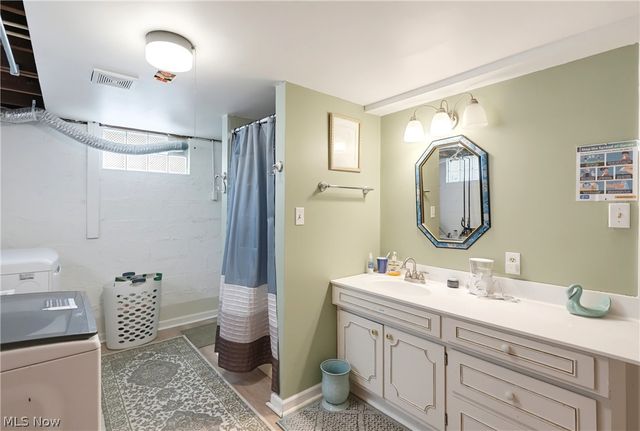 2005 Lindbergh Avenue, Cuyahoga Falls, OH 44223