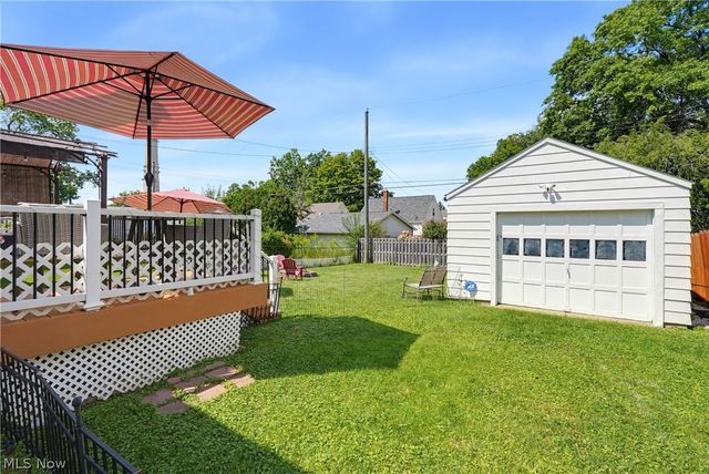 2005 Lindbergh Avenue, Cuyahoga Falls, OH 44223