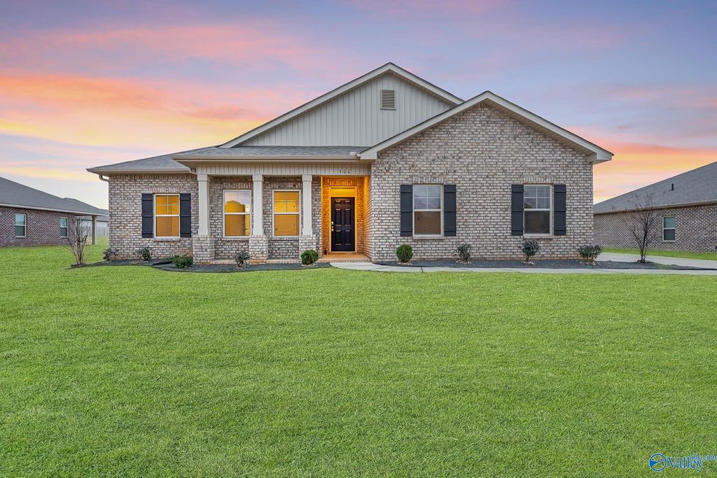 300 Dinner Tree Square, Huntsville, AL 35811