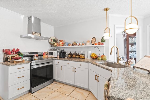 5710 Edgmon Road, Ooltewah, TN 37363