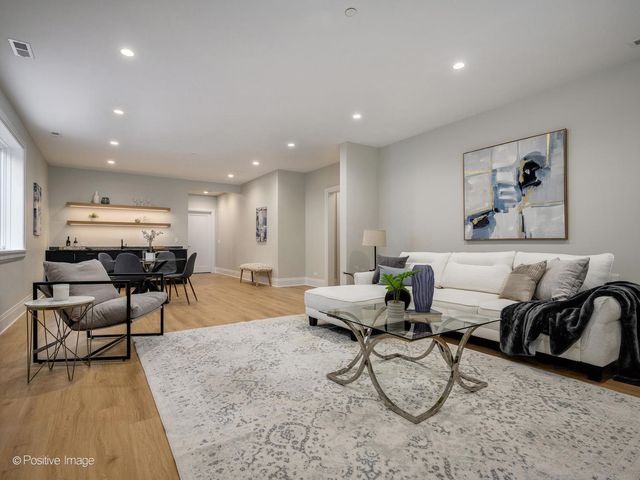 1917 Washington Avenue, Wilmette, IL 60091