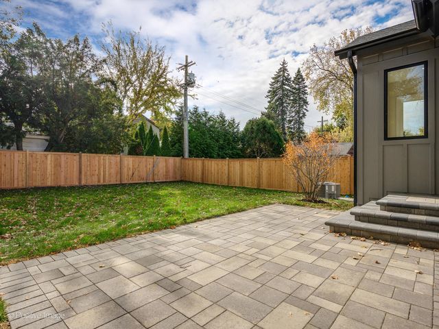 1917 Washington Avenue, Wilmette, IL 60091