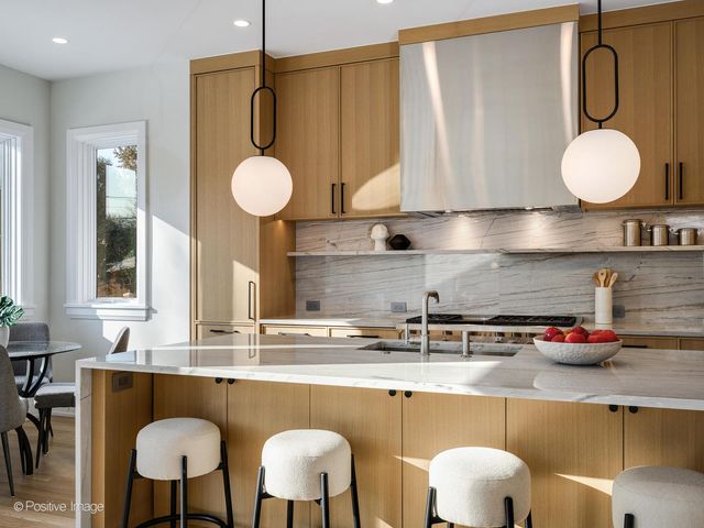 1917 Washington Avenue, Wilmette, IL 60091