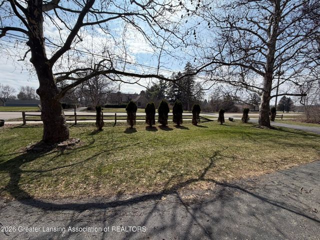 4942 Holt Road, Holt, MI 48842