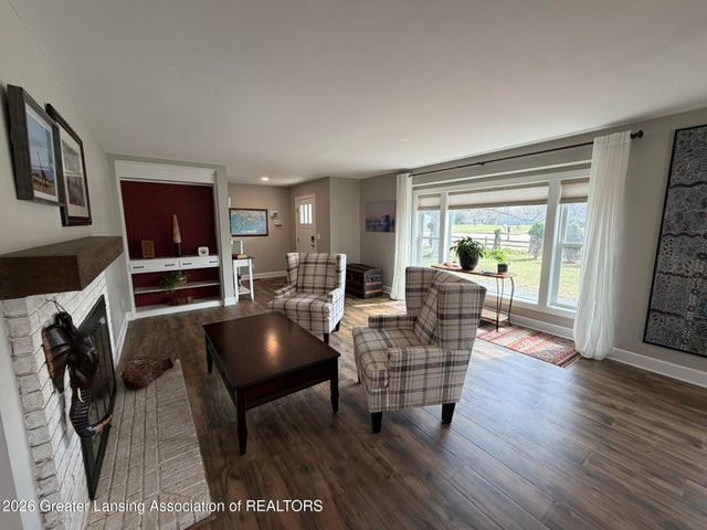 4942 Holt Road, Holt, MI 48842