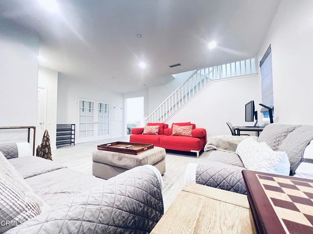 9898 Rhone Street, Ventura, CA 93004