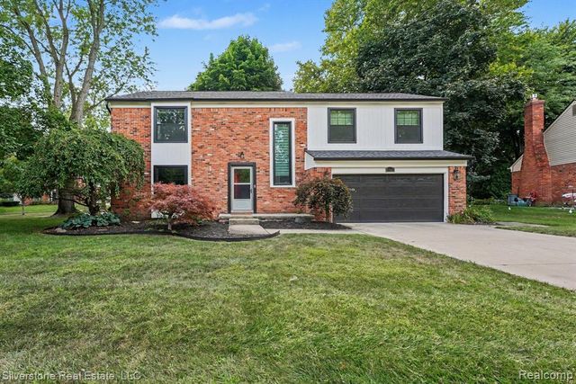 2945 Cedar Ridge Drive, Troy, MI 48084