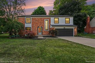 2945 Cedar Ridge Drive, Troy, MI 48084