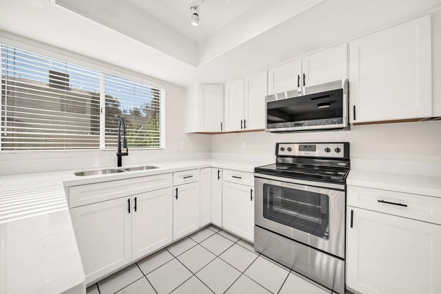 18612 N 4th Drive, Phoenix, AZ 85027