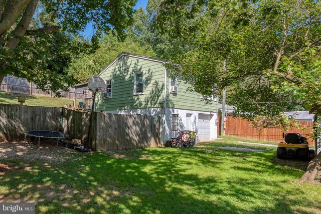 128 W GAY ST, Windsor, PA 17366