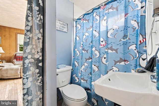 128 W GAY ST, Windsor, PA 17366
