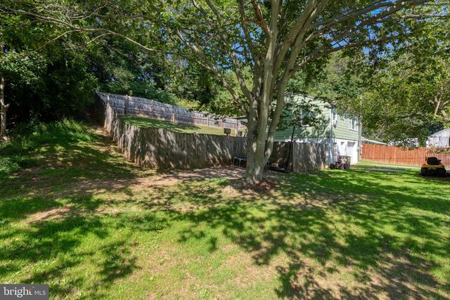 128 W GAY ST, Windsor, PA 17366